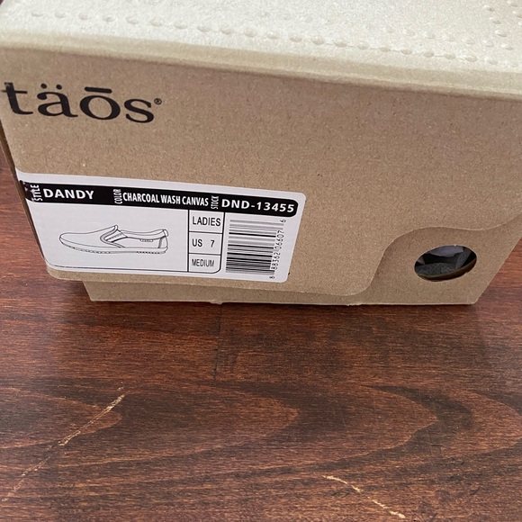 New in box Taos Dandy slip on shoes with - Picture 7 of 9